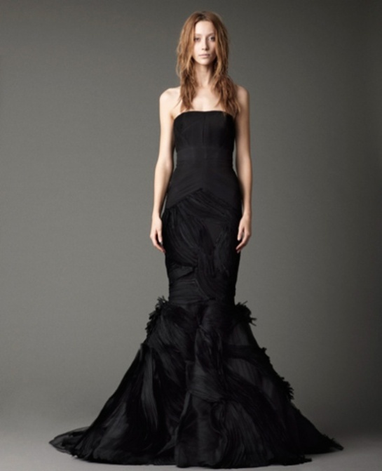 stylish-and-dramatic-black-wedding-dresses-23